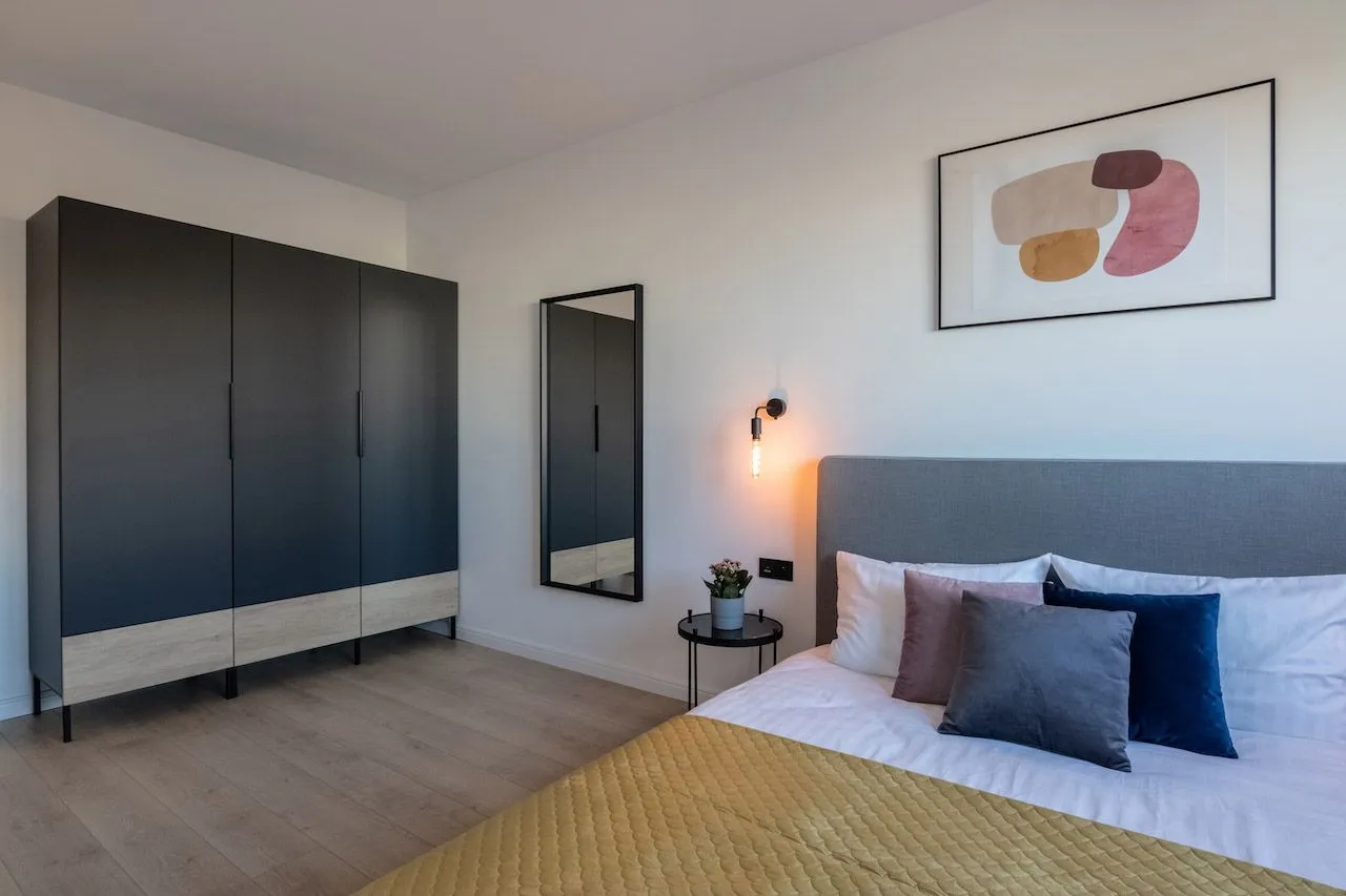 1 Bedroom — Medium