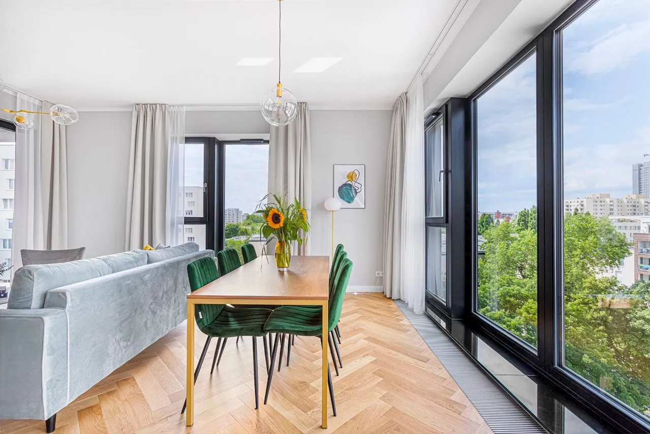 1 Bedroom — Large