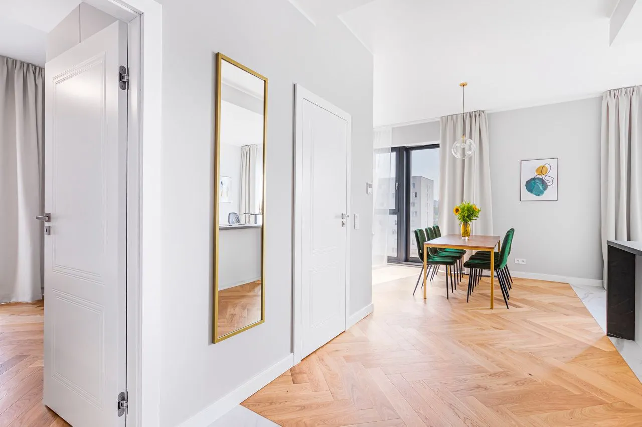 1 Bedroom — Large