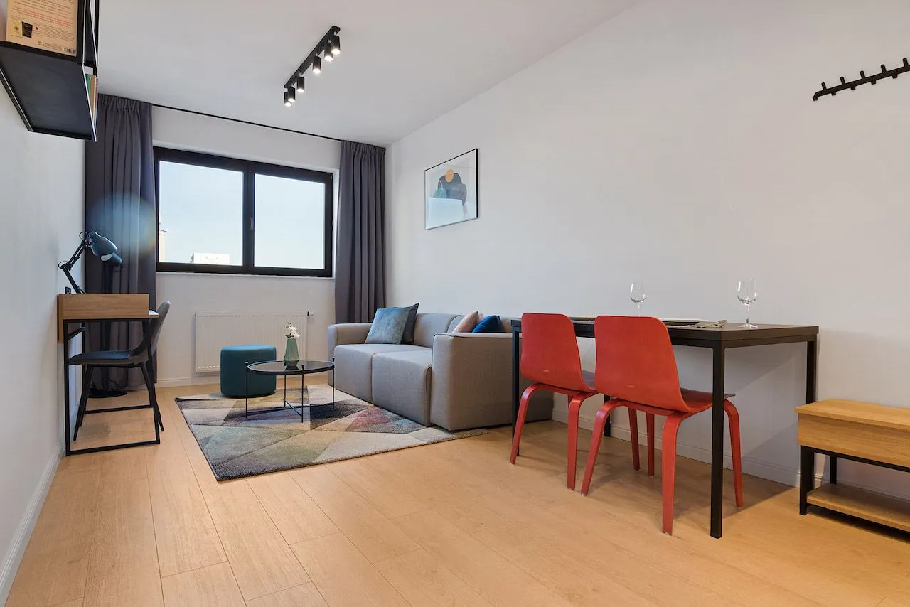 1 Bedroom — Medium