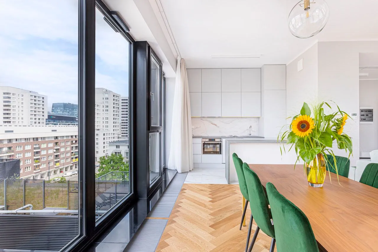 1 Bedroom — Large