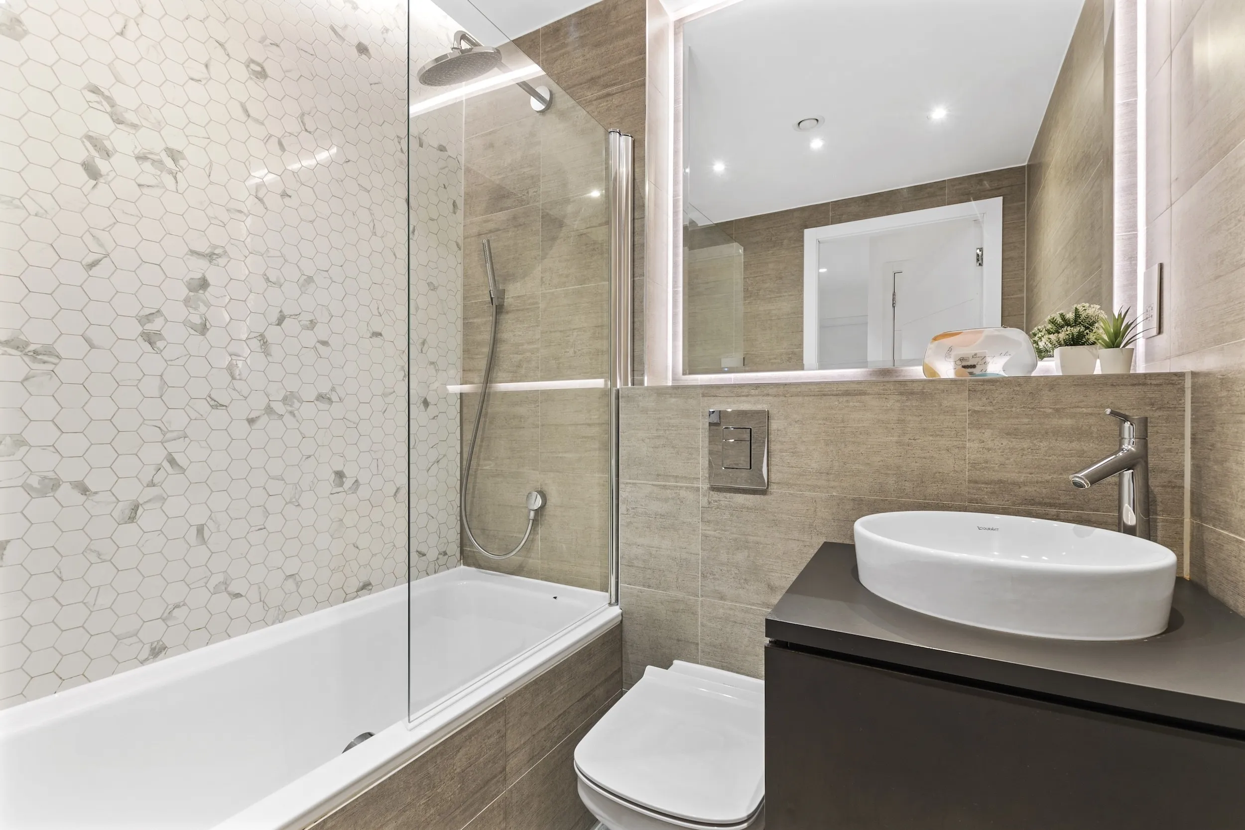 Bathroom with bath and walk-in shower at Vonder Skies