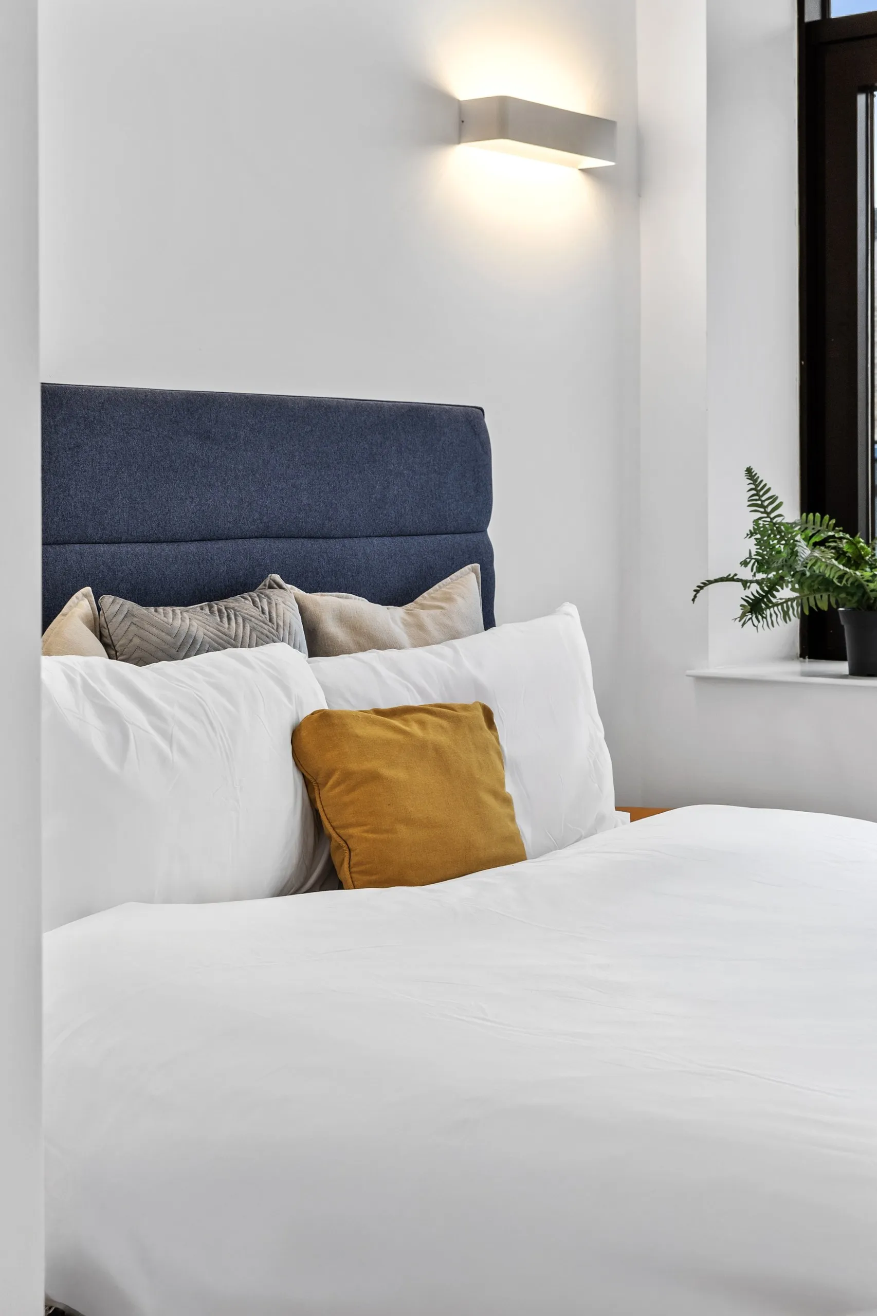 Bedding detail in the second bedroom at Vonder Skies