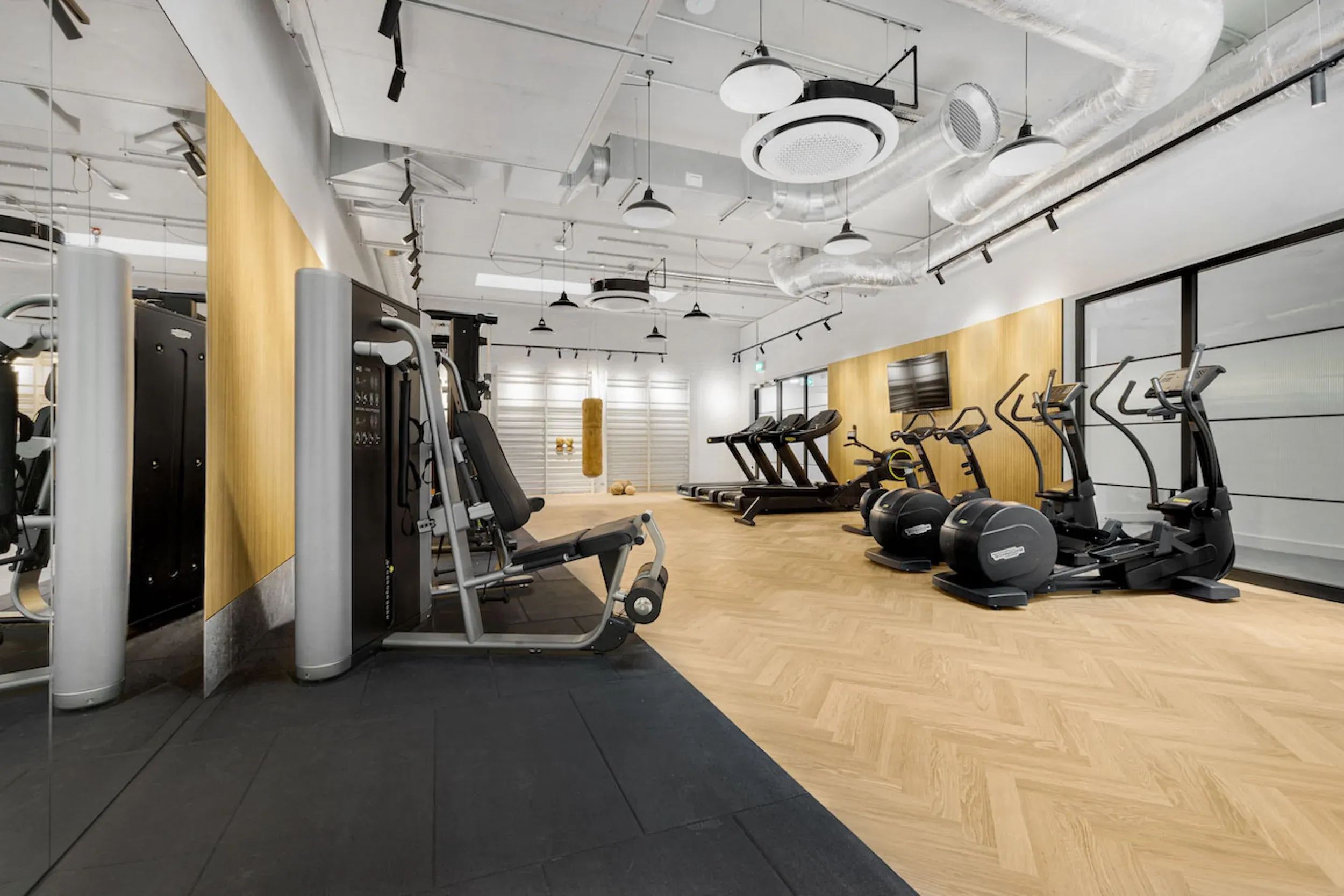 Cardio equipment in the gym at Vonder Shoreditch