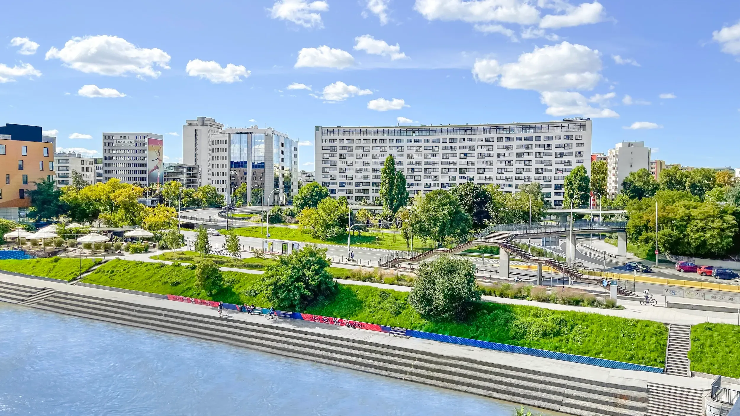 Vonder Upriver
